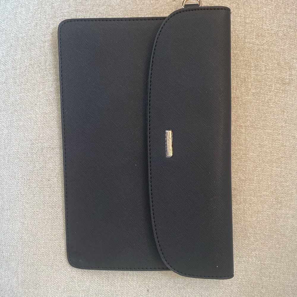 NWOT Lovevook Wallet Clutch